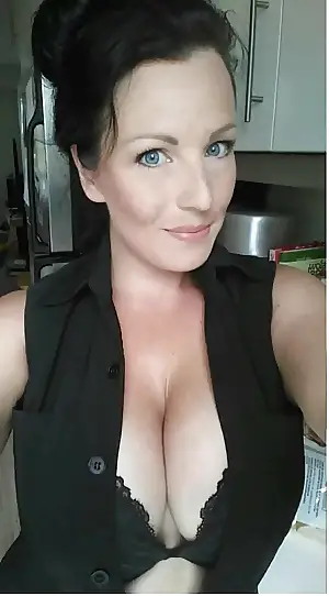 pics cleavage porn